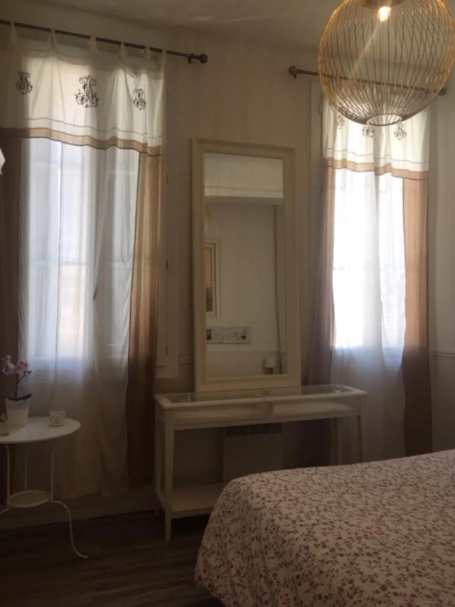 Nuitees Aixoises Lägenhet Aix-en-Provence Exteriör bild