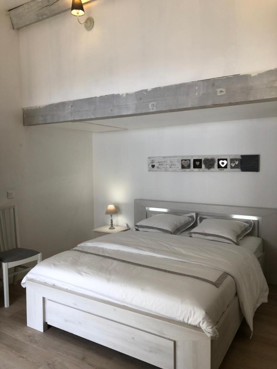 Nuitees Aixoises Lägenhet Aix-en-Provence Exteriör bild