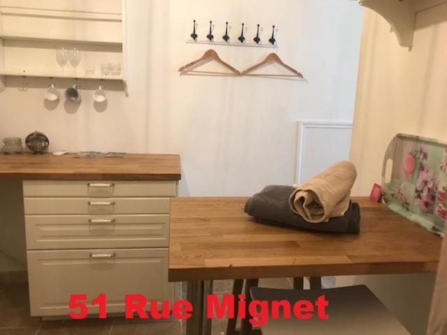 Nuitees Aixoises Lägenhet Aix-en-Provence Exteriör bild